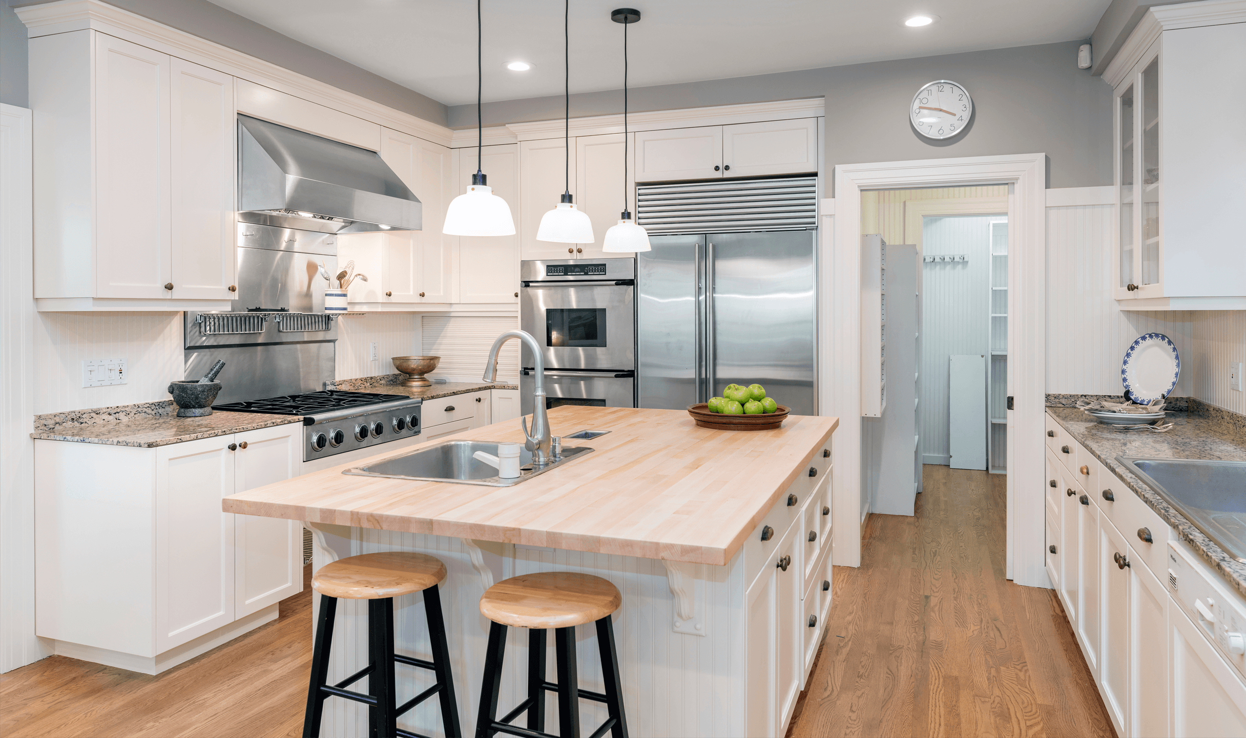 Beautiful kitchen renovation by Q's Home Improvement in Rockland County